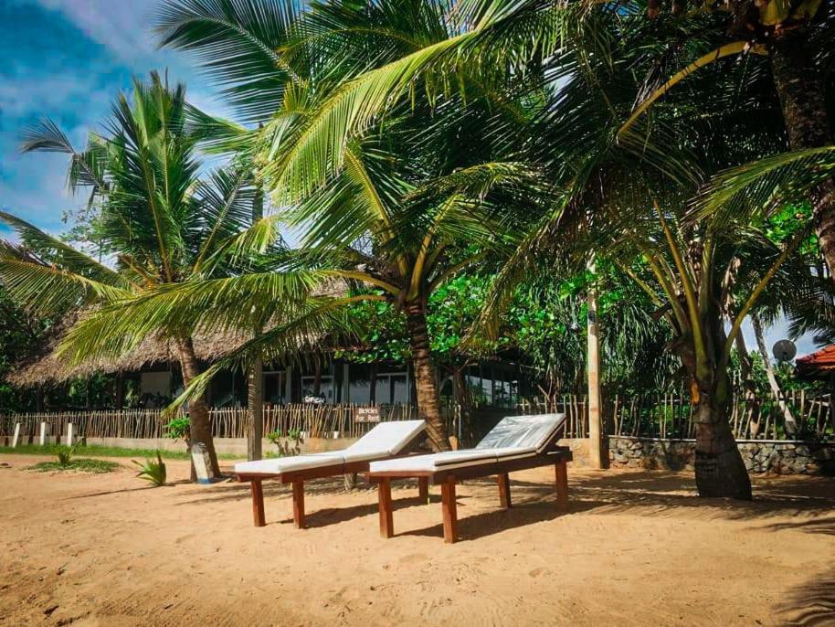 Serenity Beach Cabanas Tangalle Bagian luar foto
